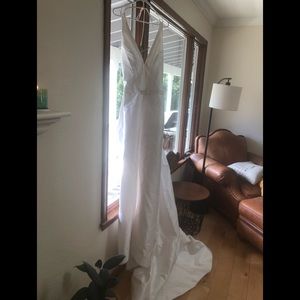 NWT Carmela Sutera wedding dress size 10